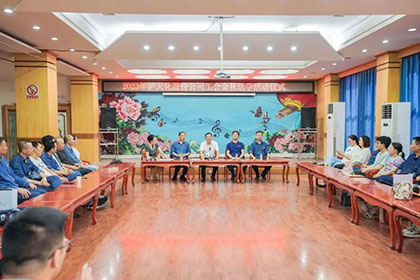 金秋送学|凯发k8一触即发股份公司为20位优秀高考学子发放奖学金